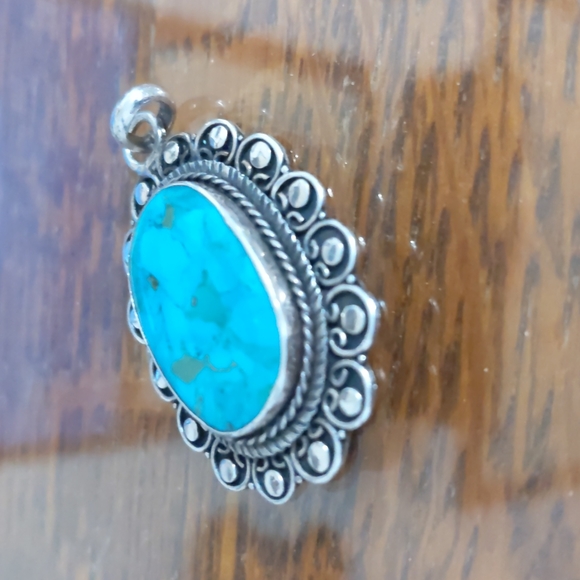 Sterling Silver and Turquoise pendant. Stunning! - Picture 3 of 6